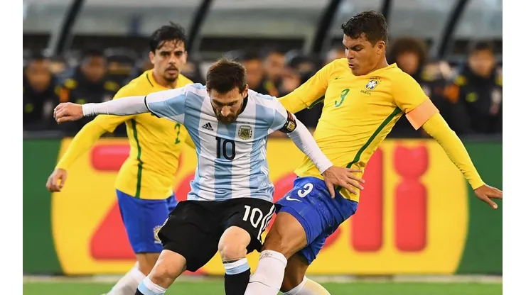 Thiago Silva alabó a Messi