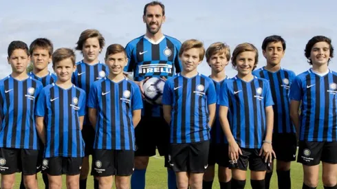 Diego Godín ya es jugador del Inter de Milán (Foto: Twitter Inter)
