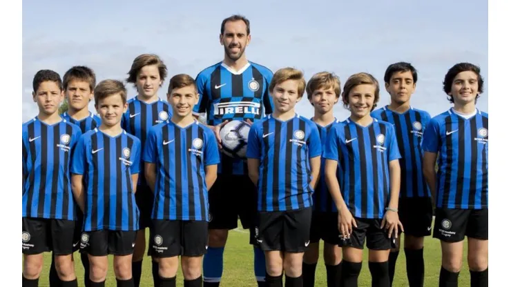 Diego Godín ya es jugador del Inter de Milán (Foto: Twitter Inter)