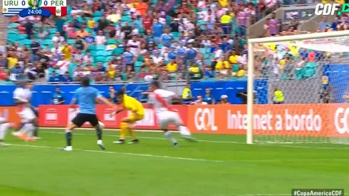 Cavani falló un gol cantado.