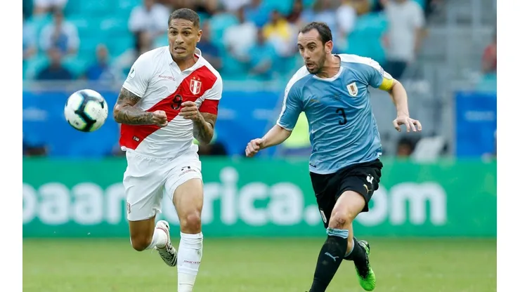 Godín en el duelo ante Perú.