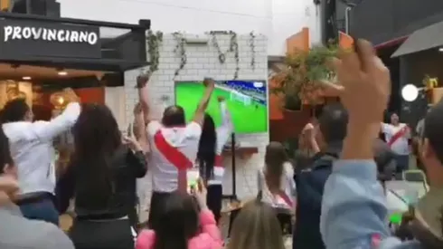 Peruanos en Chile también festejan.