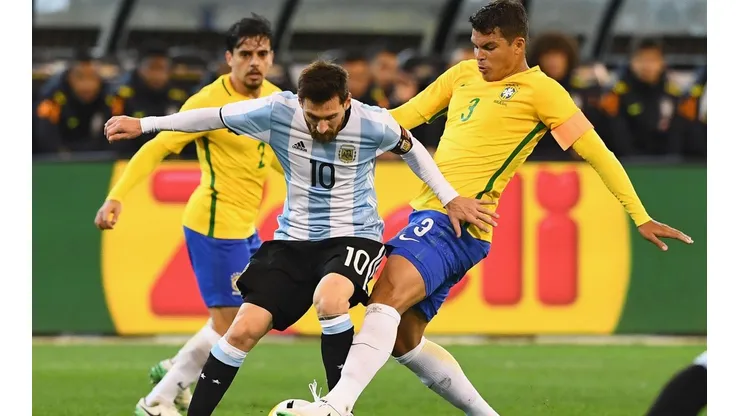 Thiago Silva se medirá a Lionel Messi el martes.