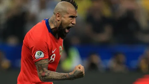 Arturo Vidal anotó el primer penal para Chile