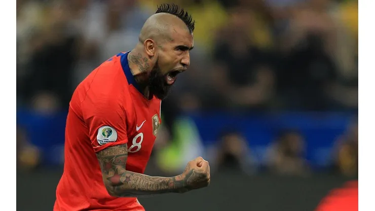 Arturo Vidal anotó el primer penal para Chile