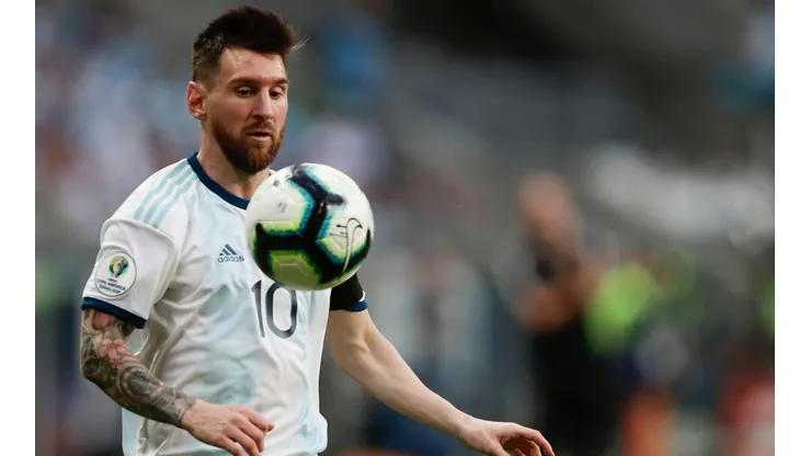 Joven revela lo qué hace Messi durante el himno argentino
