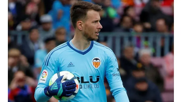 Neto deja Valencia y es el nuevo portero del Barcelona