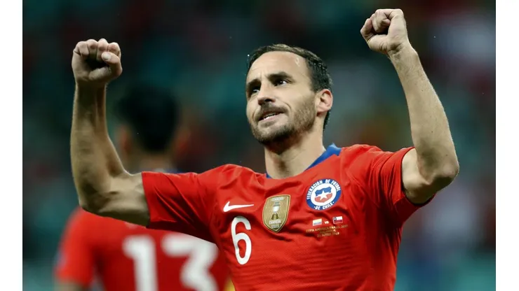 El ChapaDios cruzado de la Roja.
