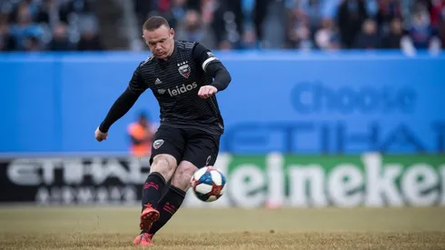 Rooney demostró su sobrada calidad.
