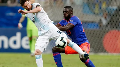 Davinson Sánchez fue titular ante Argentina y Qatar.