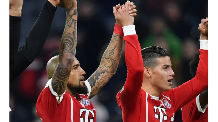 Arturo Vidal y James Rodríguez se hicieron grandes amigos en su paso por el Bayern Münich (Foto: Getty Images)