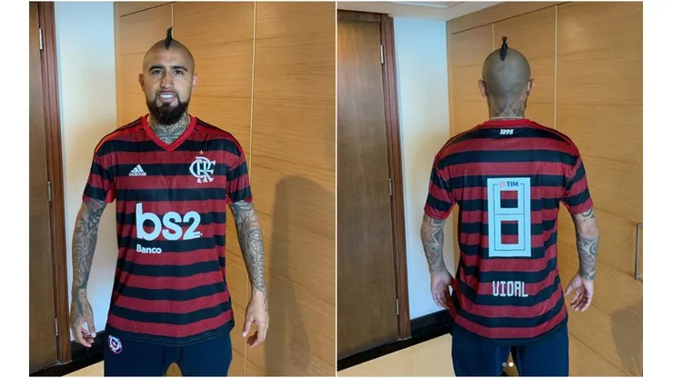 Vidal posó orgulloso con la camiseta del Flamengo