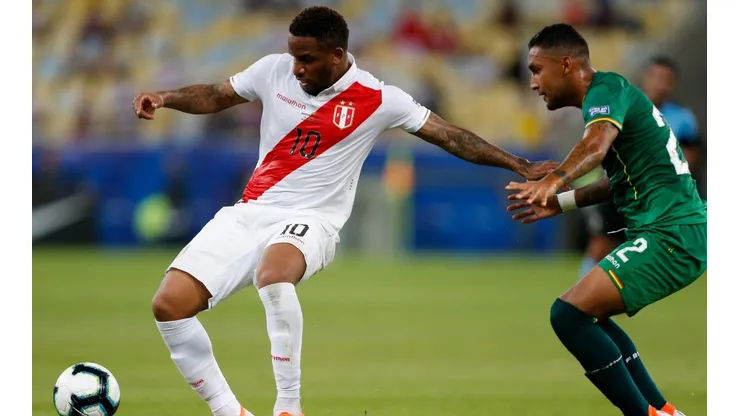 ¡Baja en Perú! Farfán se lesiona la rodilla y queda fuera de la Copa América