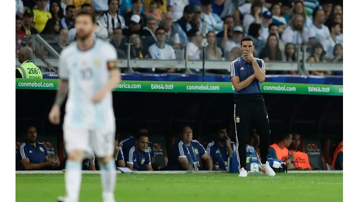 Lionel Scaloni se juega su puesto con Argentina.