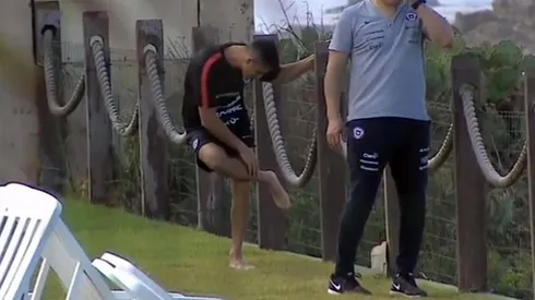 Alexis preocupa por su tobillo tras el duelo contra Ecuador.