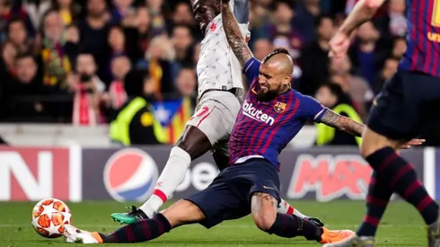 Arturo Vidal durante el duelo de ida ante Liverpool (Foto: Getty Images)
