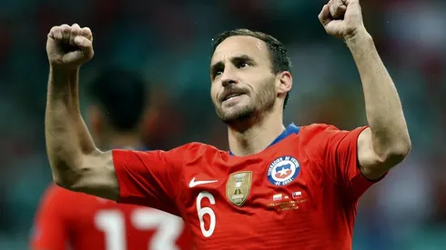 El Chapa no pierde su tiempo mientras defiende a Chile