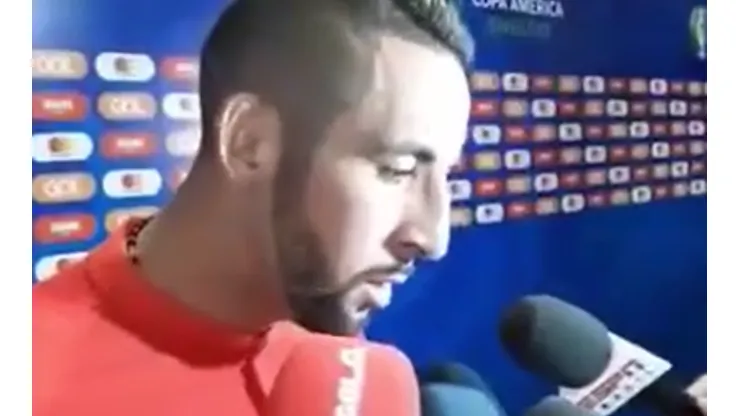 Mauricio Isla no piensa en dosificar o contenerse ante Uruguay