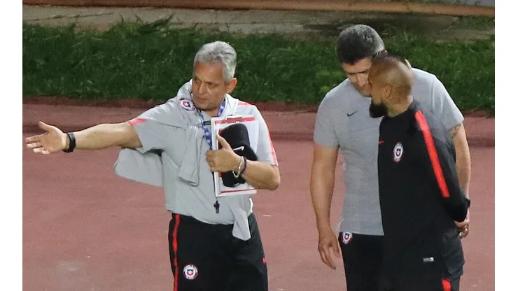 El acierto fotográfico muestra el llamado de atención de Rueda a Vidal
