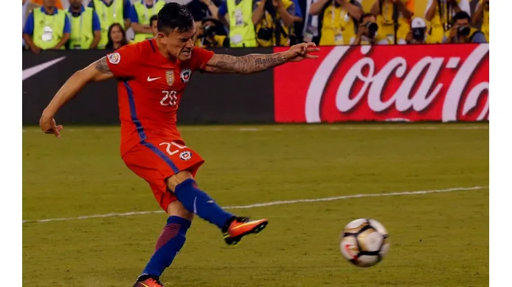 Charles Aránguiz no falla desde los doce pasos