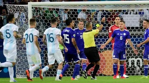 El penal señalado por el VAR que da el empate a Argentina