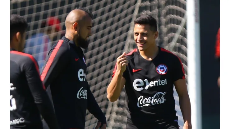 Vidal y Alexis valoraron el debut goleador de la Roja en Brasil