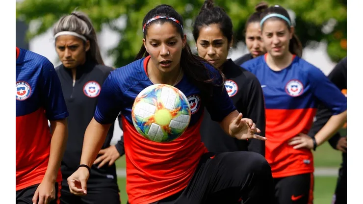 Karen Araya fue titular ante Suecia y Estados Unidos