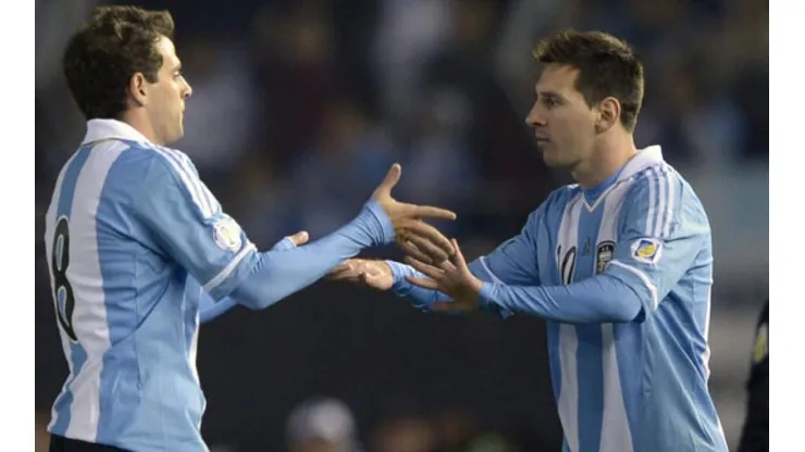 Montillo defiende a Messi en la selección