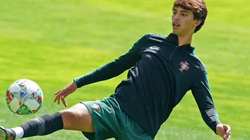 Félix entrenando por Portugal