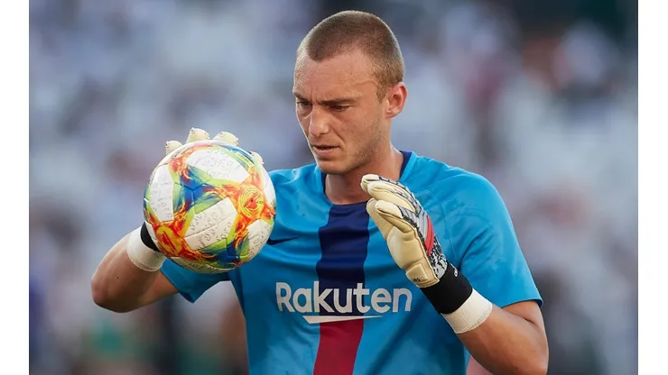 Barcelona y Valencia negocian el cambio de Cillessen por Neto