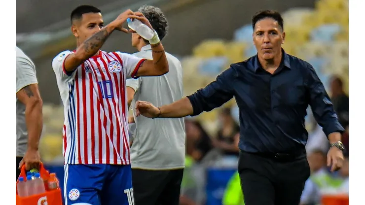 Berizzo se enoja tras empate con Catar: "Nunca vi sudamericanos en la Eurocopa"