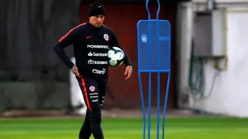 Nicolás Castillo continúa trabajando para ser titular en la Roja (Foto: Agencia Uno)