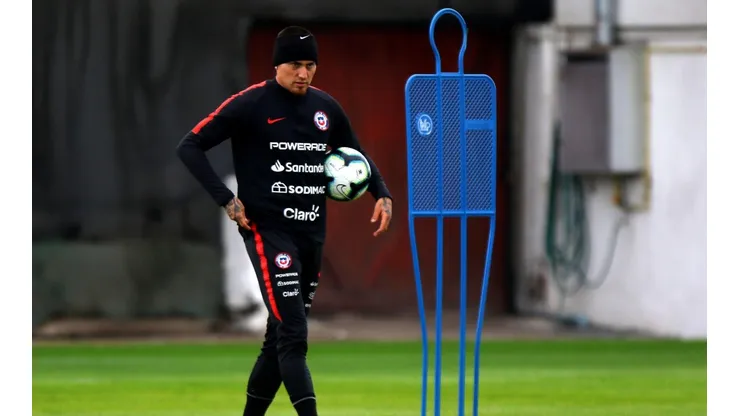 Nicolás Castillo continúa trabajando para ser titular en la Roja (Foto: Agencia Uno)