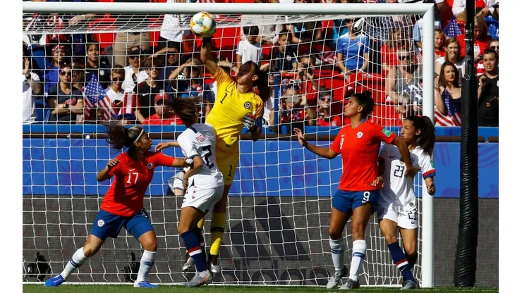 Christiane Endler luciendo su talento ante Estados Unidos (Foto: Agencia Uno)