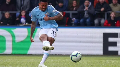 Gabriel Jesús anota por Manchester City