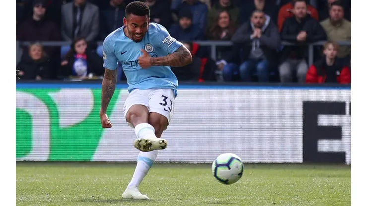 Gabriel Jesús anota por Manchester City