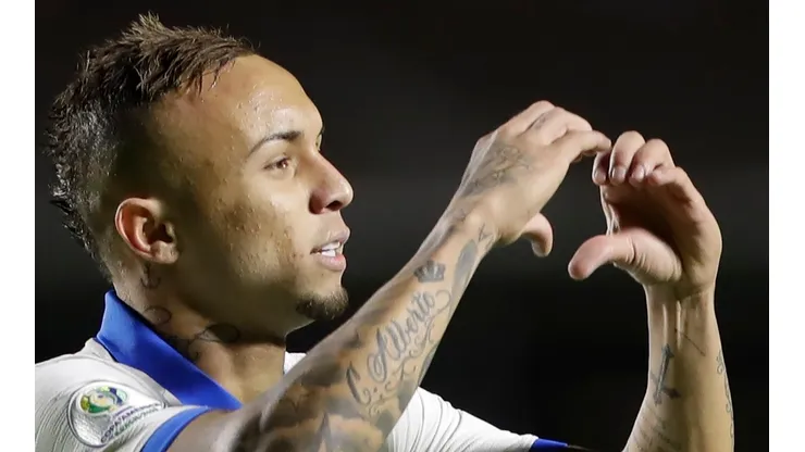 Everton marcó el tercero para Brasil ante Bolivia