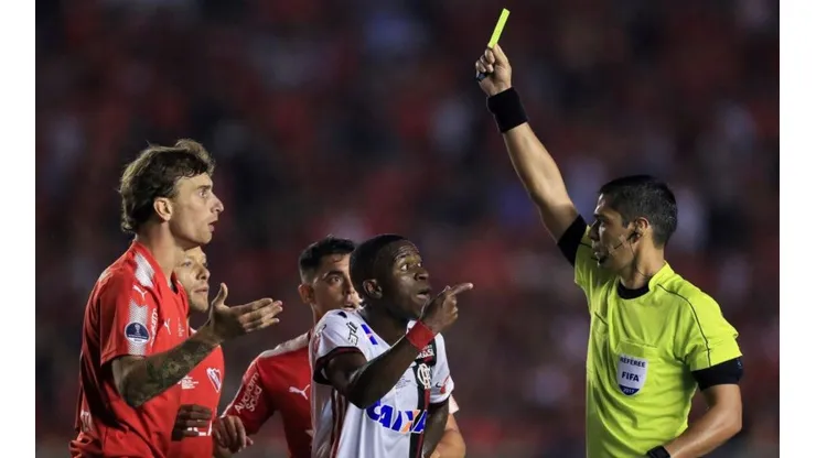 Mario Díaz de Vivar dirigió la final de la Sudamericana 2017 (Foto: Getty Images)