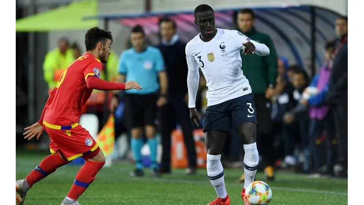 Mendy jugando por Francia
