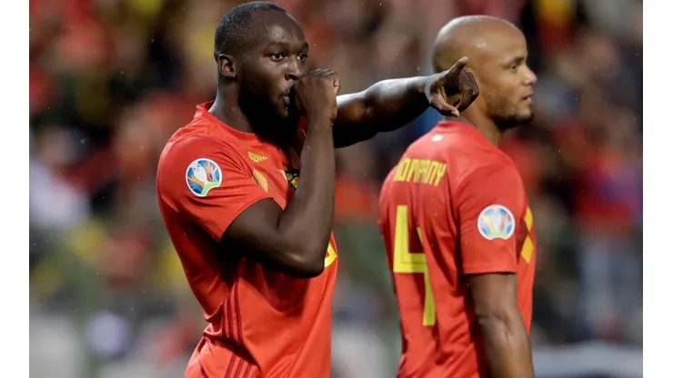 Lukaku marcó doblete frente a Escocia.
