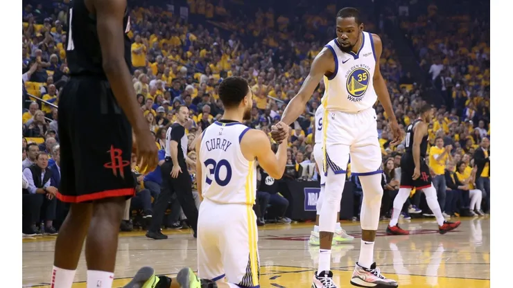 Durant vuelve a los entrenamientos y aparece como el gran salvador de los Warriors