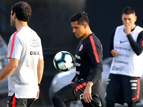 Alexis Sánchez entrena con normalidad en la primera práctica de Chile en Brasil