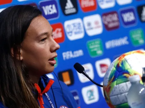 Sueca nombra a Tiane Endler "entre las tres mejores arqueras del mundo"