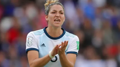 Aldana Cometti siguió en cancha pese al golpe de la japonesa (Foto: Getty Images)