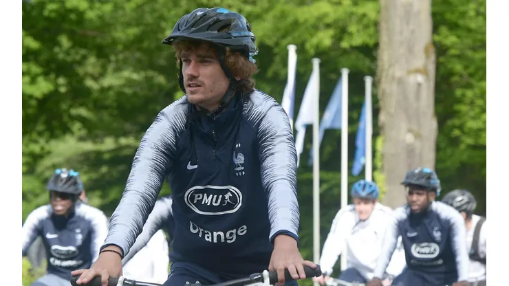 Griezmann anda en bicicleta