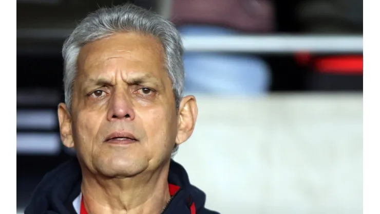 Reinaldo Rueda no quiso quedar al margen del tema país del momento