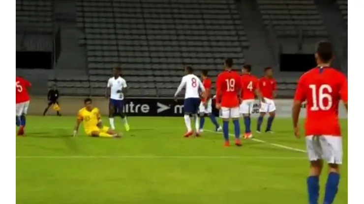Luis Ureta no pudo con el cabezazo de Willock (8)