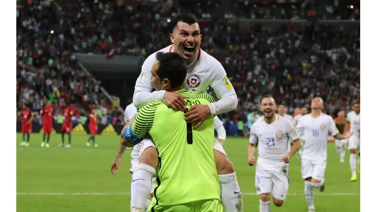 Gary Medel igual a Claudio Bravo en partidos por la Roja