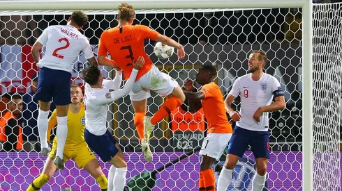 De Ligt anotando el gol del empate