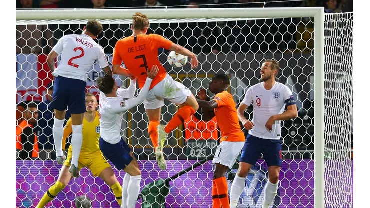 De Ligt anotando el gol del empate